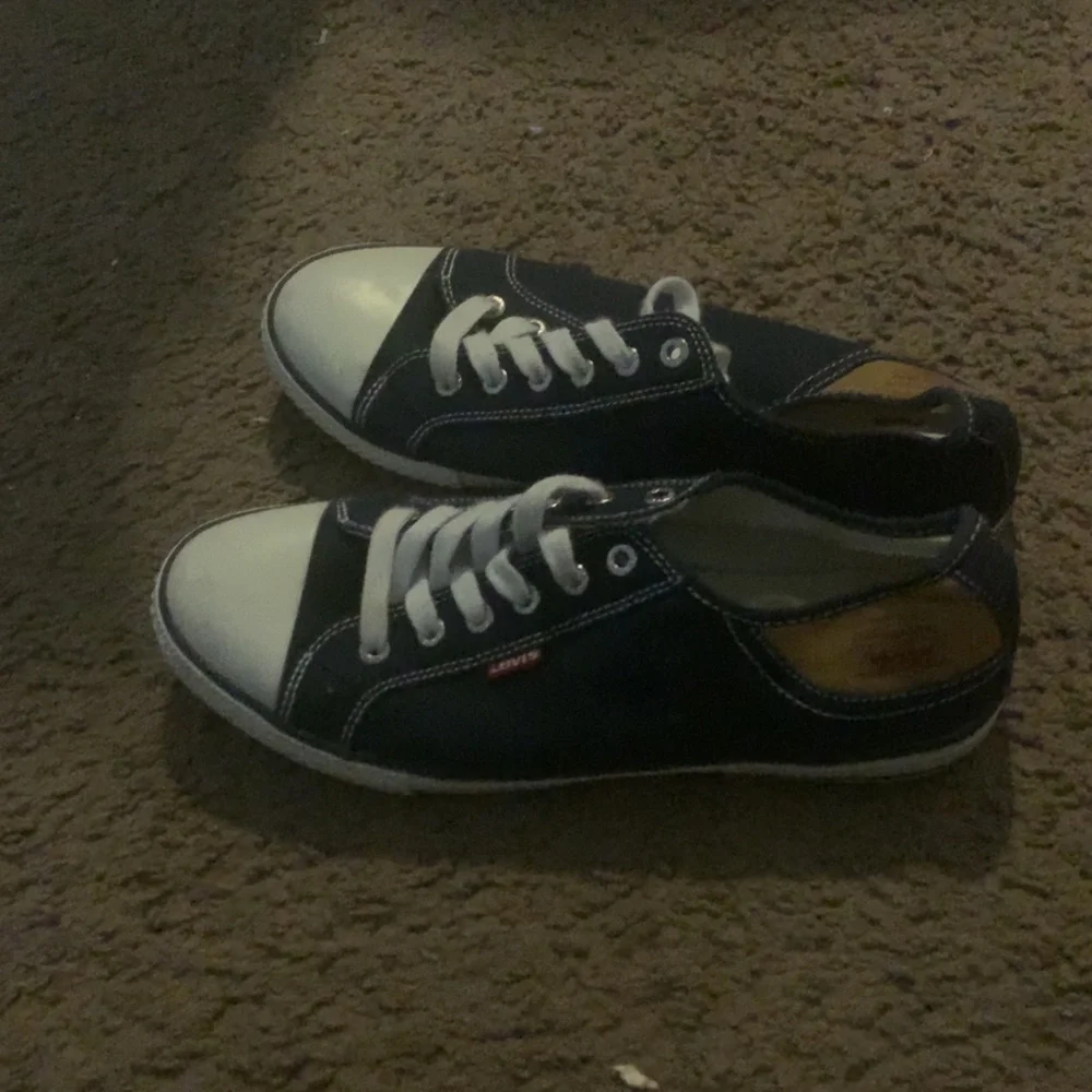 Converse - Picture 4 of 4